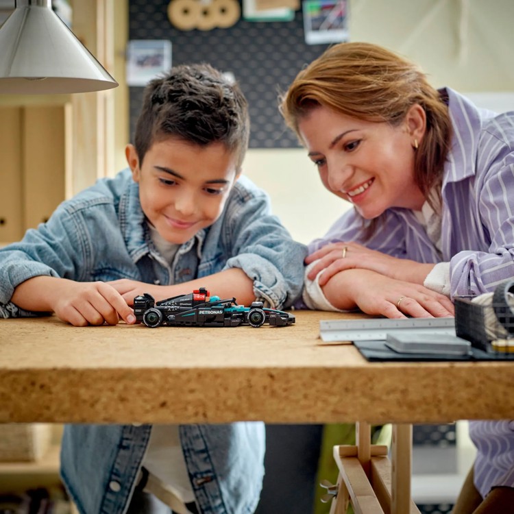 LEGO® Speed Champions Carro de Corrida Mercedes-AMG F1® W15